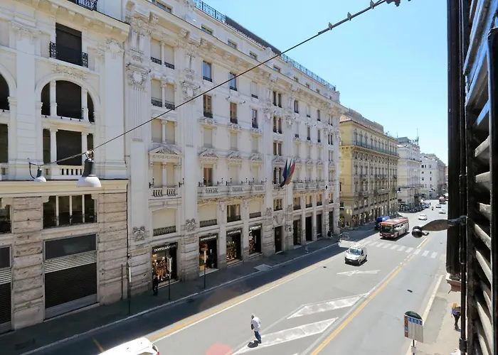 Elegant Nearby Trevi Fountain Appartement