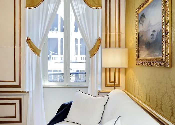 Elegant Nearby Trevi Fountain Appartement
