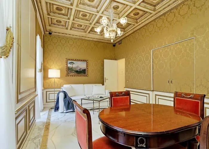 Elegant Nearby Trevi Fountain Appartement